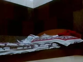माँ को चोदता है और अपनी इंग्लिश सेक्स मूवी फुल मूवी दो बेटियों को नहीं